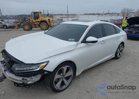 2018 Honda Accord Touring z USA, uszkodzony, nr VIN 1HGCV1F96JA108341